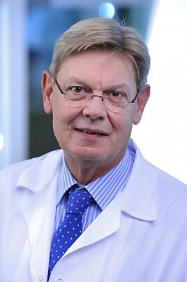 Doctor Nutritionist Manfred Bartosik